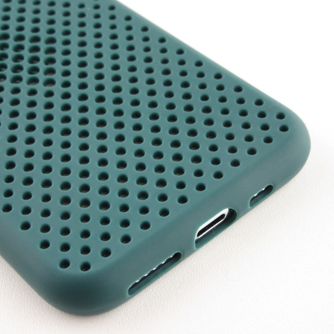 Coque iPhone 11 - Silicone Mat avec trous vert foncé