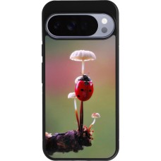 Google Pixel 10 Pro XL Case Hülle - Silikon schwarz Ladybird on a mushroom Spring 2026