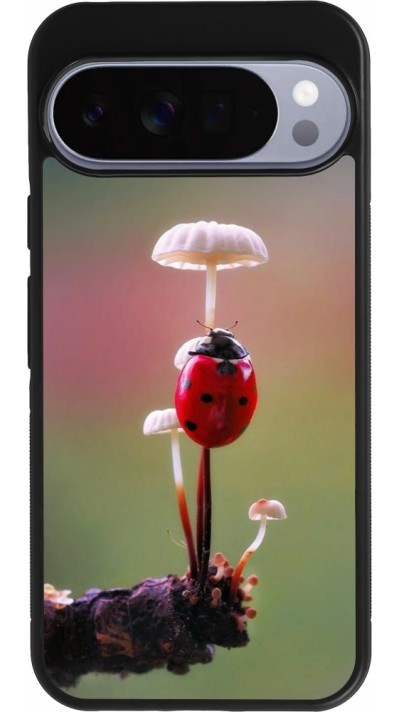 Google Pixel 10 Pro XL Case Hülle - Silikon schwarz Ladybird on a mushroom Spring 2026