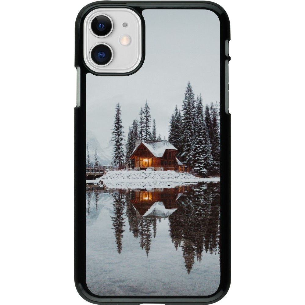 Coque iPhone 11 - Winter 25 Winter house forest afternoon