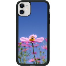 Coque iPhone 11 - Silicone rigide noir Bee on a flower 2026