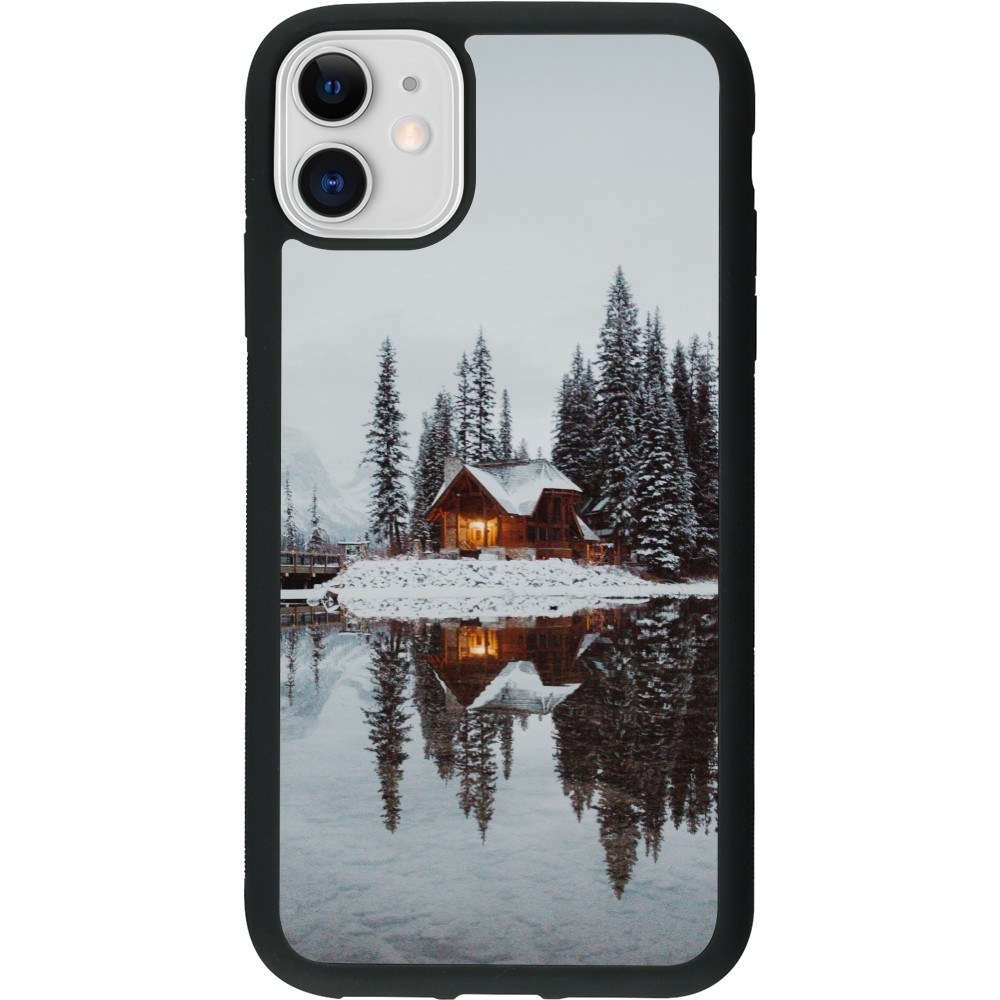 Coque iPhone 11 - Silicone rigide noir Winter 25 Winter house forest afternoon