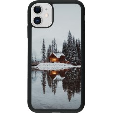 Coque iPhone 11 - Silicone rigide noir Winter 25 Winter house forest afternoon