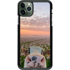 Coque iPhone 11 Pro Max - Cow with tulips Spring 2026