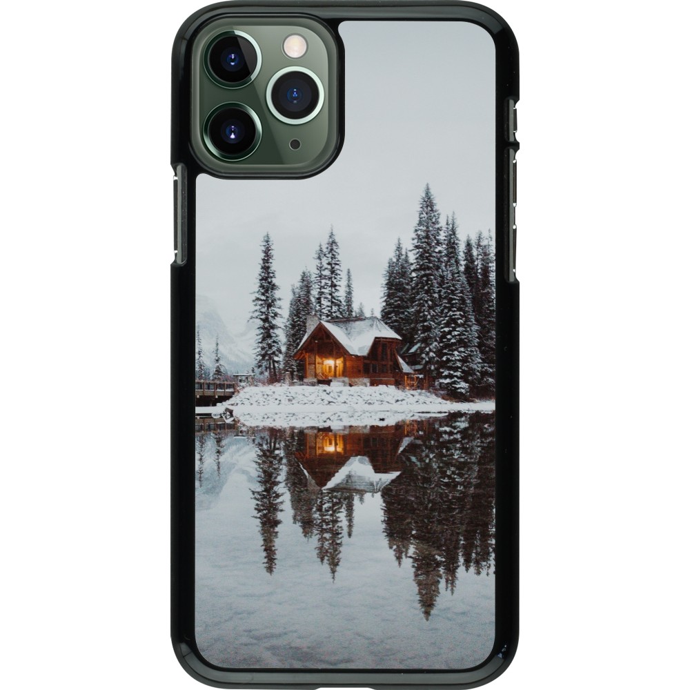 iPhone 11 Pro Case Hülle - Winter 25 Winter house forest afternoon