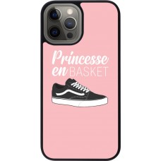 Coque iPhone 12 Pro Max - Silicone rigide noir princesse en basket