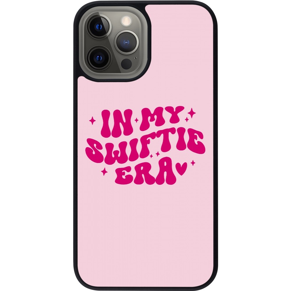 Coque iPhone 12 Pro Max - Silicone rigide noir Taylor Swift In My Swiftie Era - Pink