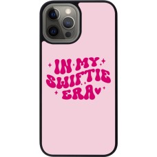 Coque iPhone 12 Pro Max - Silicone rigide noir Taylor Swift In My Swiftie Era - Pink