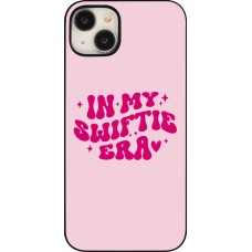 Coque iPhone 15 Plus - Taylor Swift In My Swiftie Era - Pink
