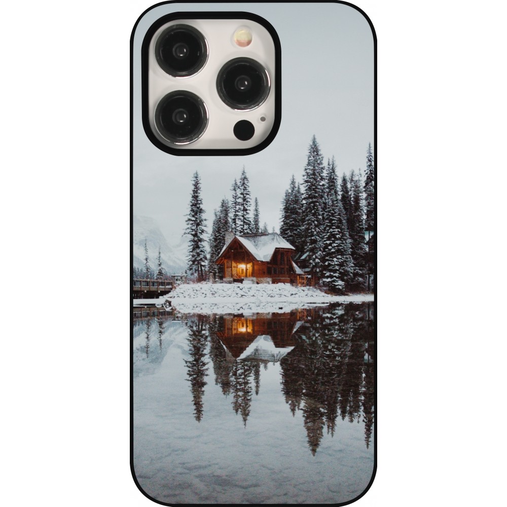 iPhone 15 Pro Case Hülle - Winter 25 Winter house forest afternoon