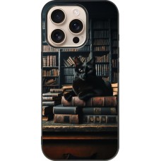iPhone 16 Pro Case Hülle - Silikon schwarz Katze Bücher dunkel