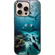 Coque iPhone 16 Pro - Silicone rigide noir Manta Lagon Nettoyage