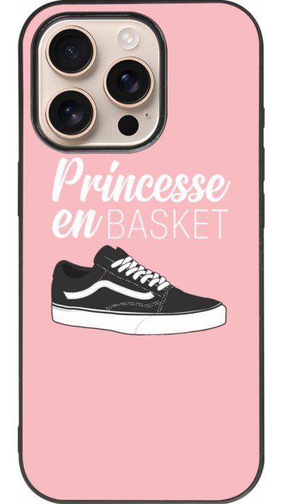 Coque iPhone 16 Pro - Silicone rigide noir princesse en basket