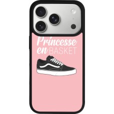 Coque iPhone 17 Pro - Silicone rigide noir princesse en basket