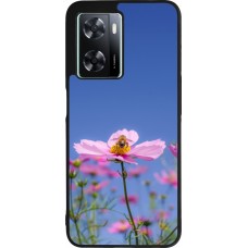 OPPO A57 5G Case Hülle - Silikon schwarz Bee on a flower Spring 2026