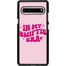 Coque Samsung Galaxy S10 5G - Taylor Swift In My Swiftie Era - Pink