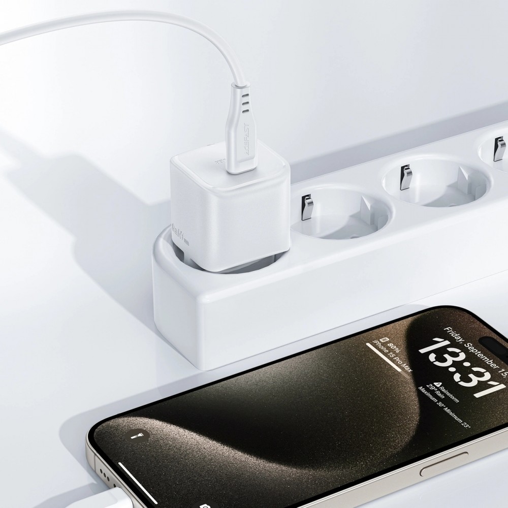 Chargeur mural Acefast A77 Mini PD 30W GaN avec câble USB-C - Blanc