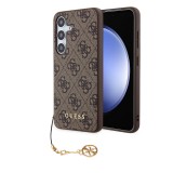 Coque Samsung Galaxy S24+ - Guess toile similicuir monogramme logo métallique doré avec pendentif charm - Brun