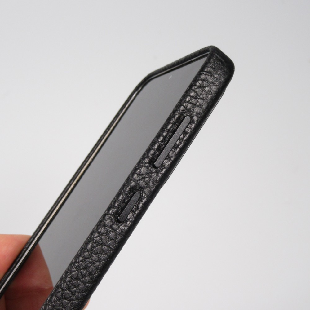 Galaxy S24 Ultra Case Hülle - Vollständig genarbtes Luxuskalbsleder mit Metallknöpfen und MagSafe - Schwarz