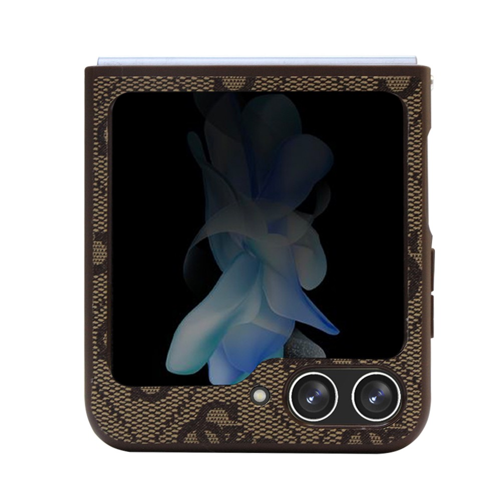 Coque Samsung Galaxy Z Flip5 - Guess monogramme similicuir logo métal et strass - Brun