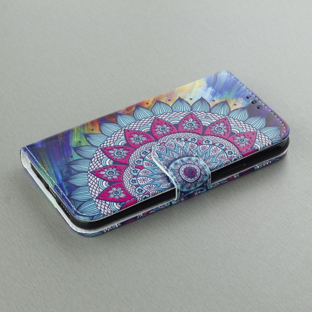 Fourre iPhone 11 - Flip Mandala rainbow