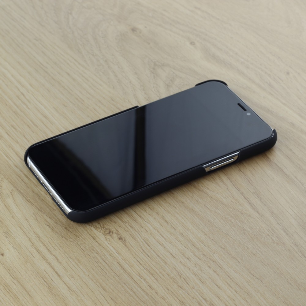 Coque iPhone 11 - Plastic Mat - Noir