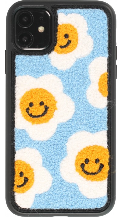Coque iPhone 11 - Silicone rigide tufting tapis de fleurs souriantes