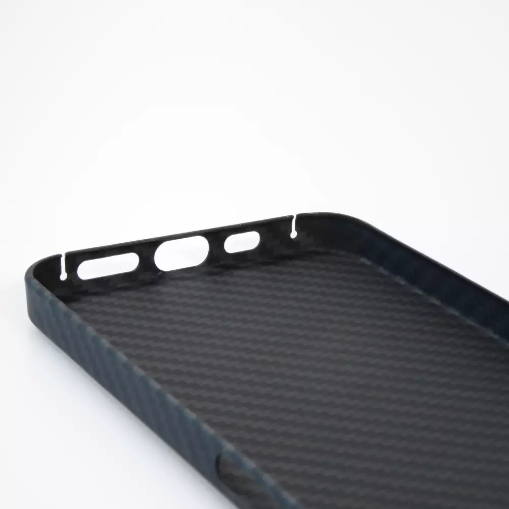 iPhone 16 Plus Case Hülle - Carbomile Schutzcase aus echtem Aramid Carbonfaser - Schwarz