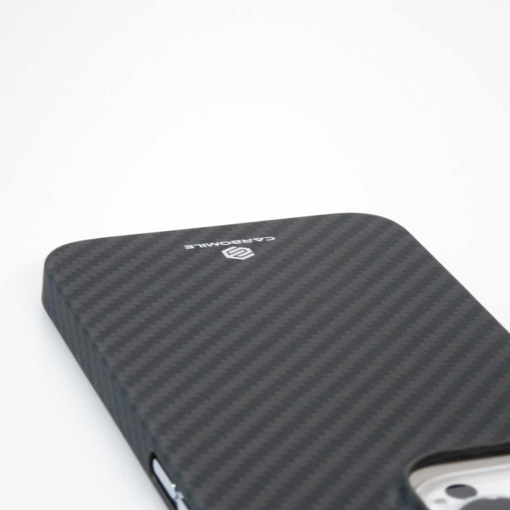 Coque iPhone 16 Plus - Carbomile case de protection en fibre de carbone aramide véritable - Noir