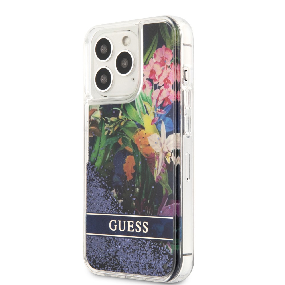 iPhone 13 Pro Case Hülle - Guess Flüssigkeit mit schwebenden blauen Pailletten und tropischen Blumen Hintergrund
