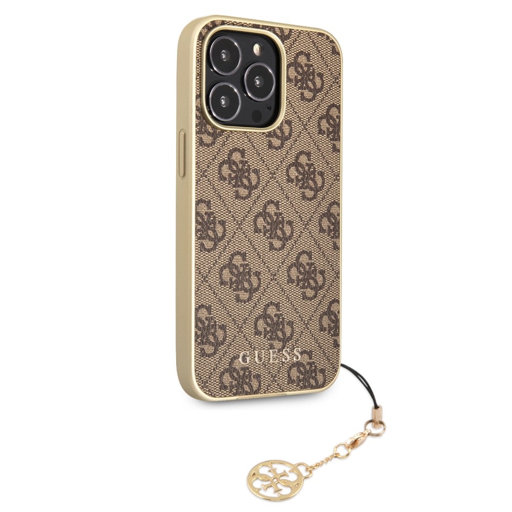 Coque iPhone 13 Pro - Guess toile similicuir monogramme logo métallique doré avec pendentif charm - Brun / or