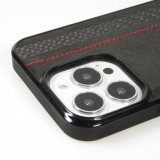 Coque iPhone 14 Pro Max - Carbomile alcantara et carbone avec surpiqûres rouges (compatible MagSafe)