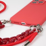 Coque iPhone 13 Pro Max - Gel silicone avec corde collier & chaîne de pierre décorative - Rouge