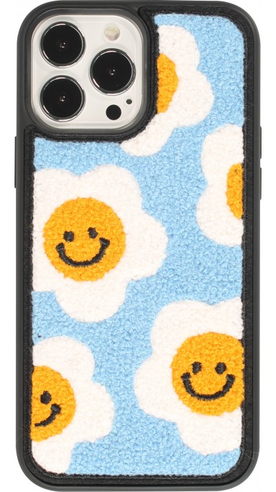 Coque iPhone 13 Pro Max - Silicone rigide tufting tapis de fleurs souriantes