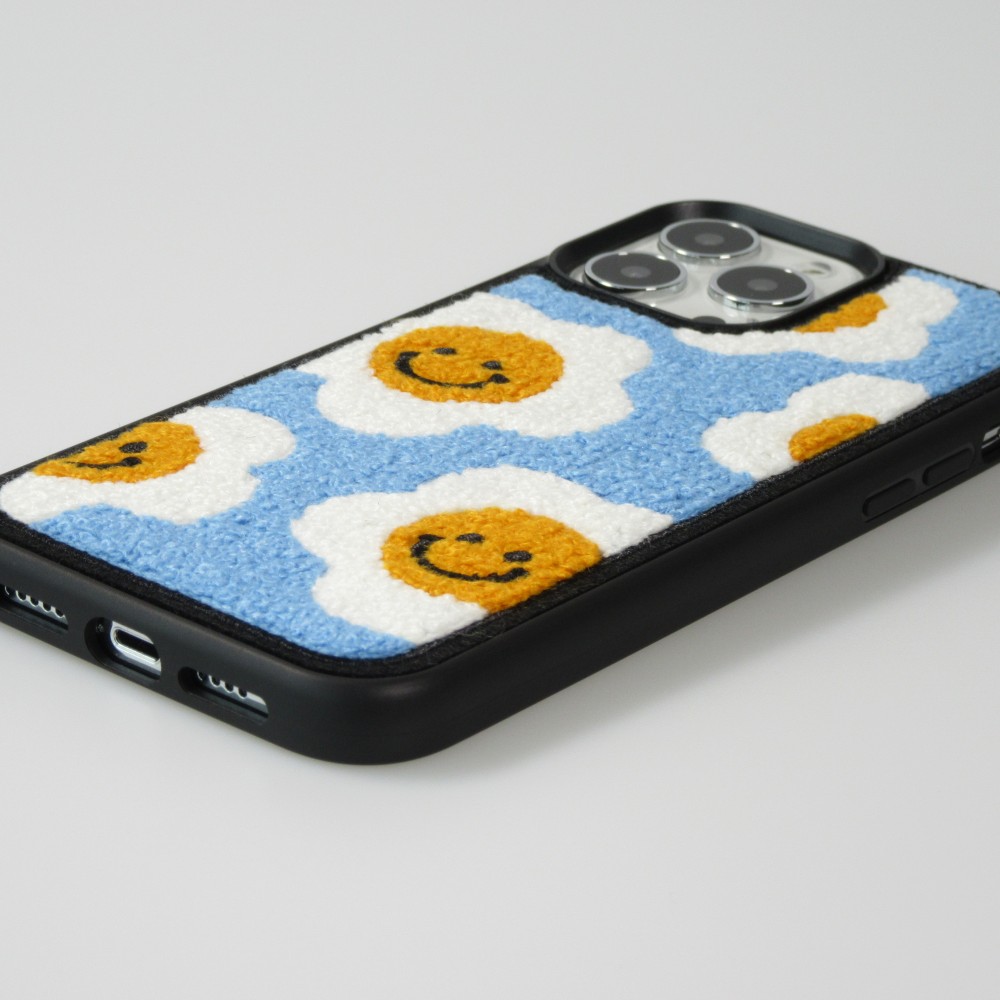 iPhone 13 Pro Case Hülle - Hart Silikon rigide tufting lachender Blumen-Teppich