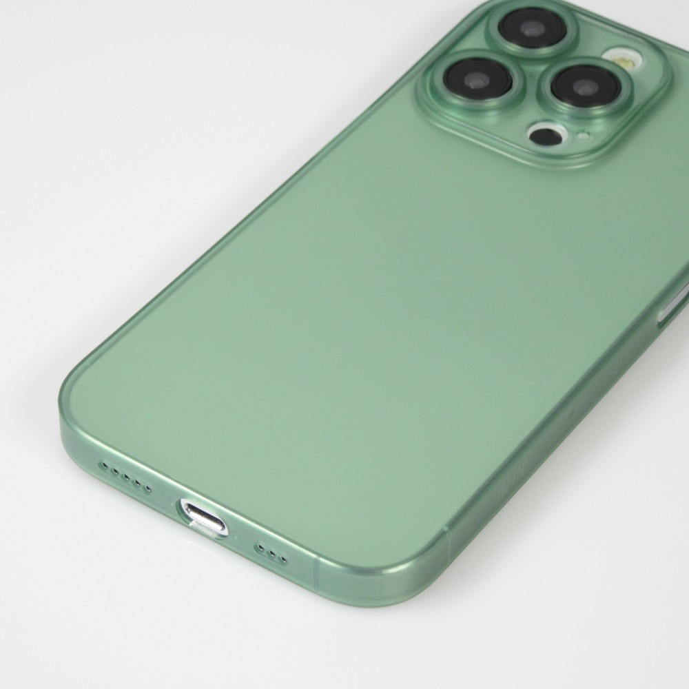 Coque iPhone 14 Pro - plastique ultra fin semi-transparent mat - Vert