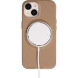 iPhone 15 Case Hülle - Vollständig genarbtes Luxuskalbsleder mit Metallknöpfen und MagSafe - Beige
