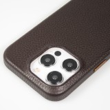 Coque iPhone 14 Pro - Cuir de veau luxe grainé intégral avec boutons métalliques et MagSafe - Brun foncé