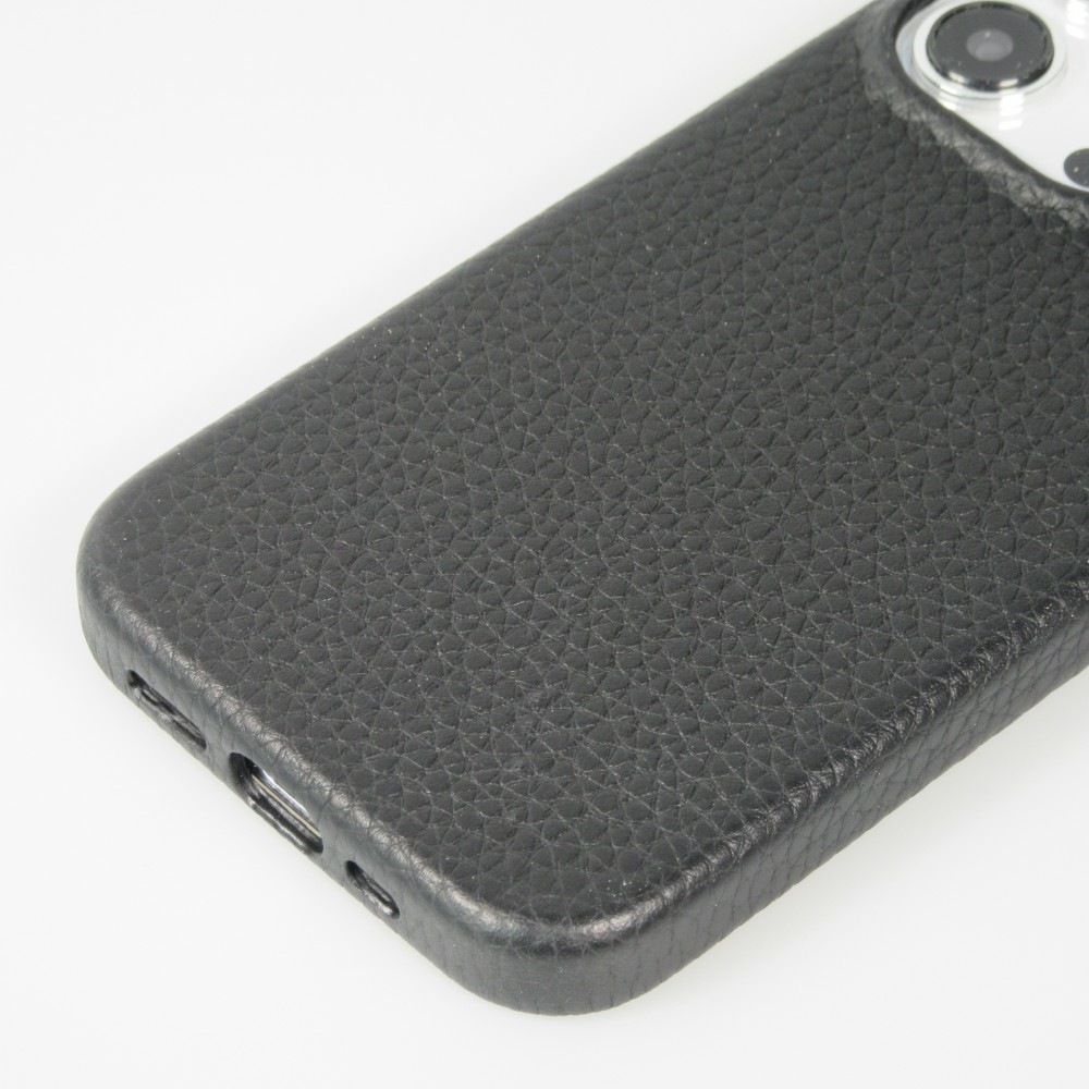 iPhone 15 Pro Max Case Hülle - Vollständig genarbtes Luxuskalbsleder mit Metallknöpfen und MagSafe - Schwarz