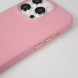Coque iPhone 15 Pro Max - Cuir de veau luxe grainé intégral avec boutons métalliques et MagSafe - Rose