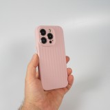 Coque iPhone 15 Pro Max - Silicone mat soft touch avec lignes en relief  - Rose