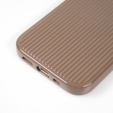 Coque iPhone 15 - Gel silicone brillant avec lignes texturées - Brun