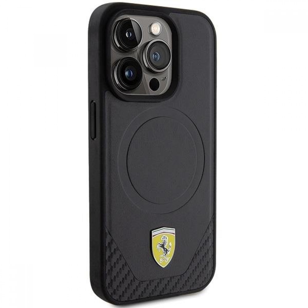 Coque iPhone 15 Pro - Ferrari cuir MagSafe avec logo en métal et imitation carbon - Noir