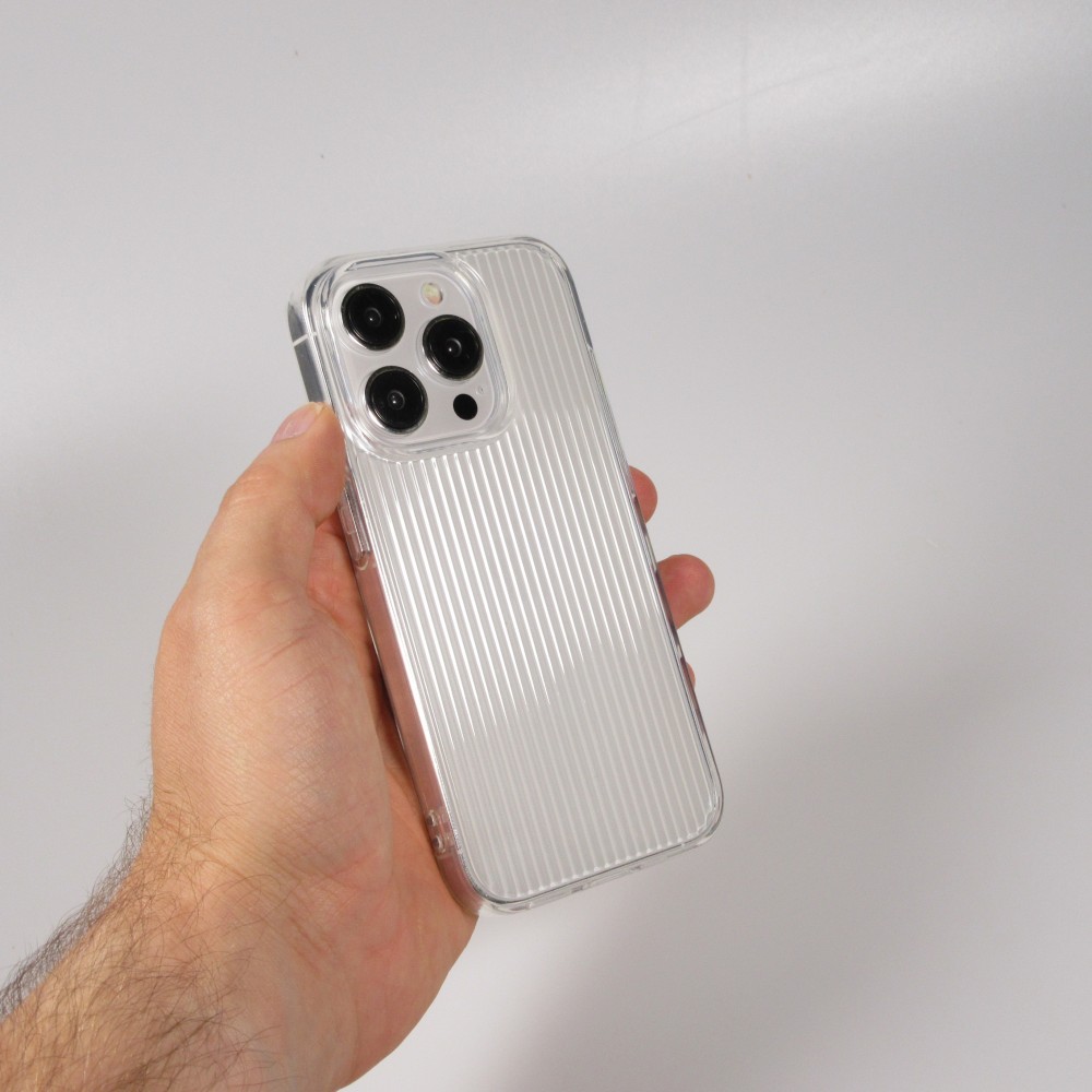 Coque iPhone 15 Pro - Gel silicone brillant avec lignes textur&eacute;es - Transparent