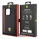 Coque iPhone 15 Pro Max - Ferrari cuir MagSafe avec logo en métal et imitation carbon - Noir