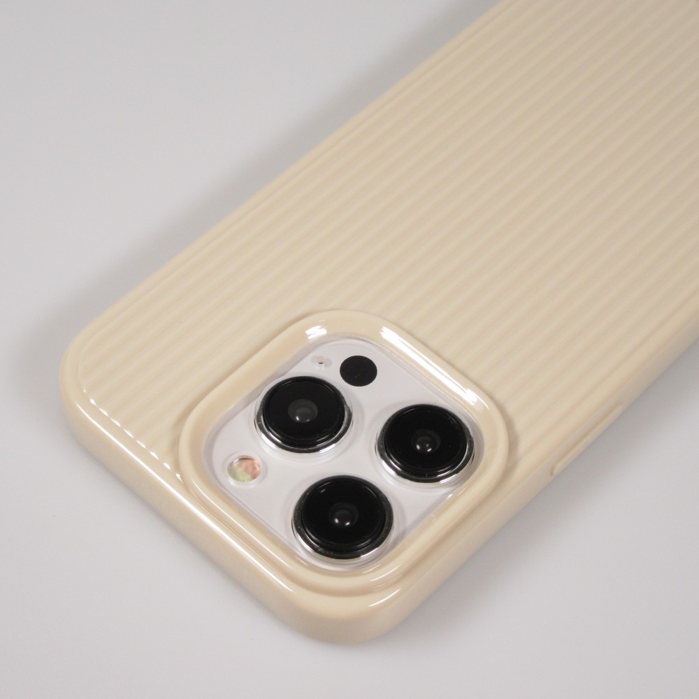 Coque iPhone 15 Pro Max - Gel silicone brillant avec lignes textur&eacute;es - Blanc