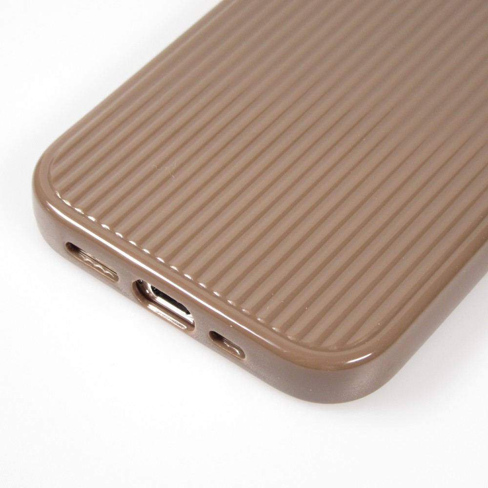 Coque iPhone 15 Pro Max - Gel silicone brillant avec lignes textur&eacute;es - Brun