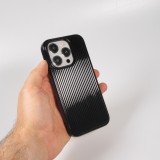 Coque iPhone 15 Pro Max - Gel silicone brillant avec lignes textur&eacute;es - Noir