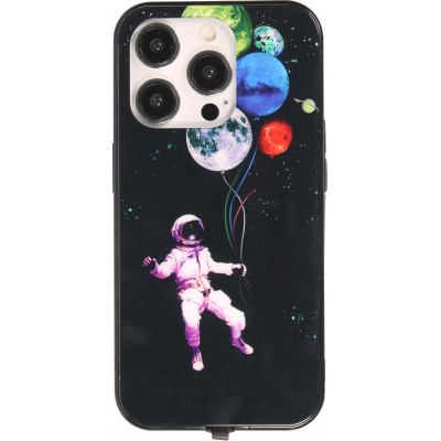 Coque iPhone 15 Pro Max - Silicone Glossy lumière LED intégrée avec port USB-C - Floating Astronaut - Noir