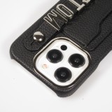 iPhone 15 Pro Case Hülle - Individuell angefertigte Lederhülle mit silbernem Schriftzug + Lanyard und Kartenfach - Schwarz